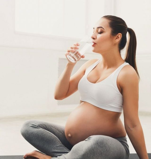 How to stay hydrated during pregnancy